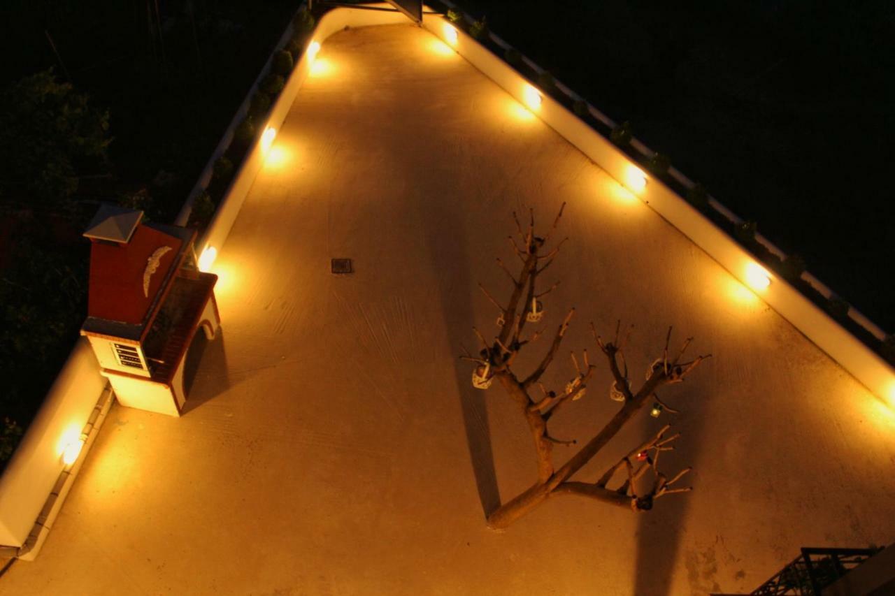 Makrirrákhi House Of Gardeniaヴィラ エクステリア 写真